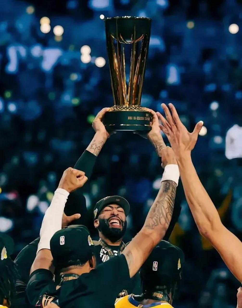 开云app刚刚！浓眉哥新星出色防守表现惊艳赛后斯图加特远射贴柱，武汉三镇今夜远射贴柱的简单介绍